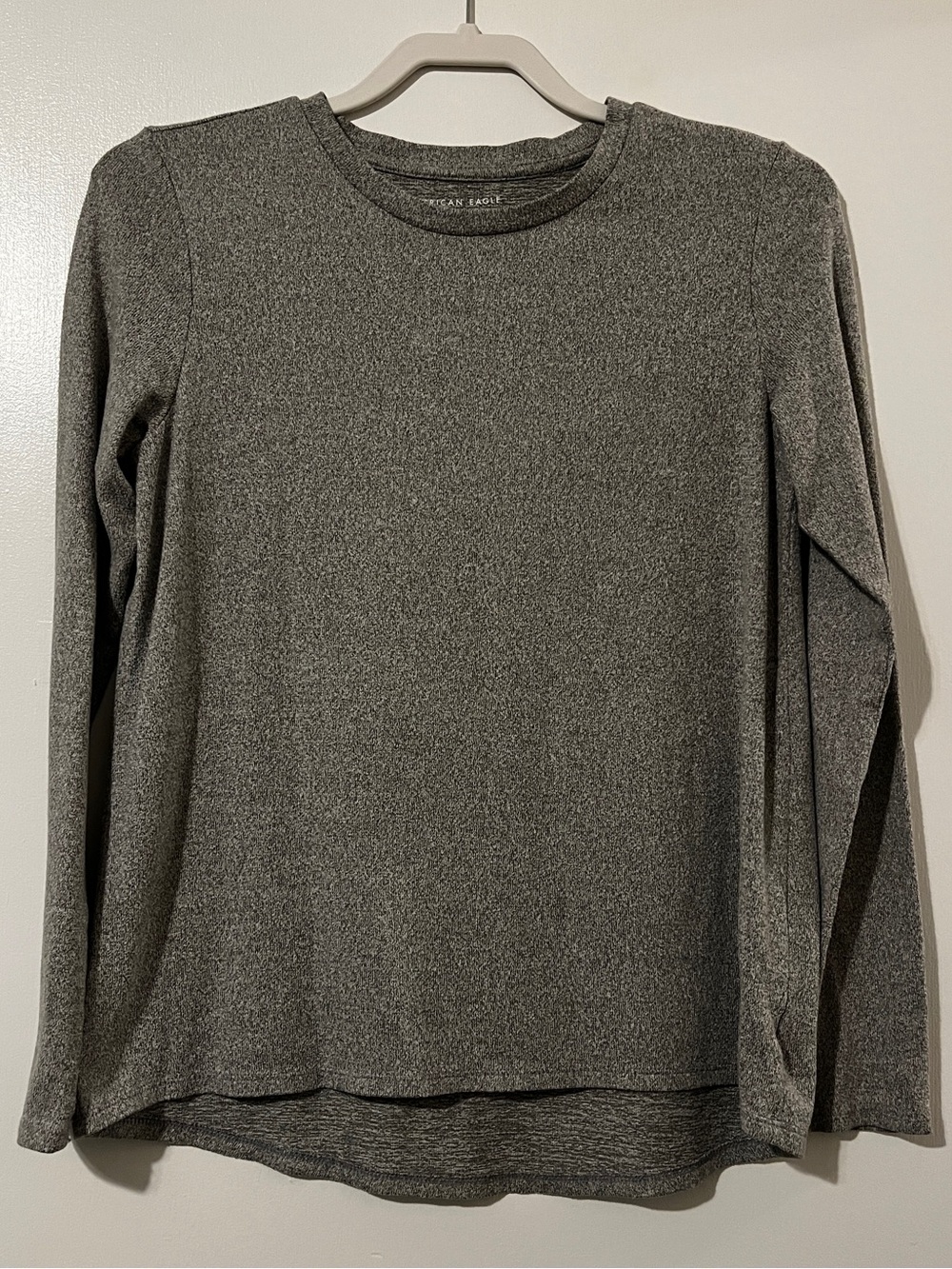American Eagle Soft Heather Gray Long Sleeve Tee